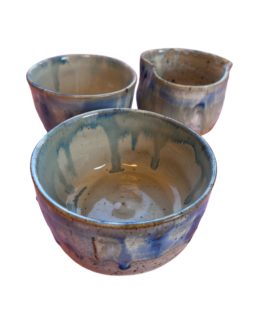 Unika sæt med skål, kop og mælkekande - blålige nuancer