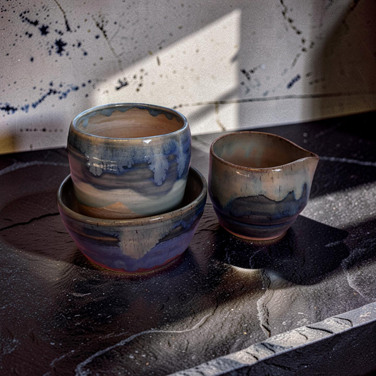 Unika sæt med kop, mælkekande og skål - Havblå nuancer