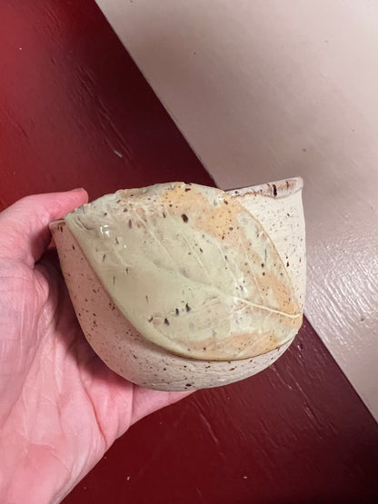 Unika keramik kop - Leaf whisper