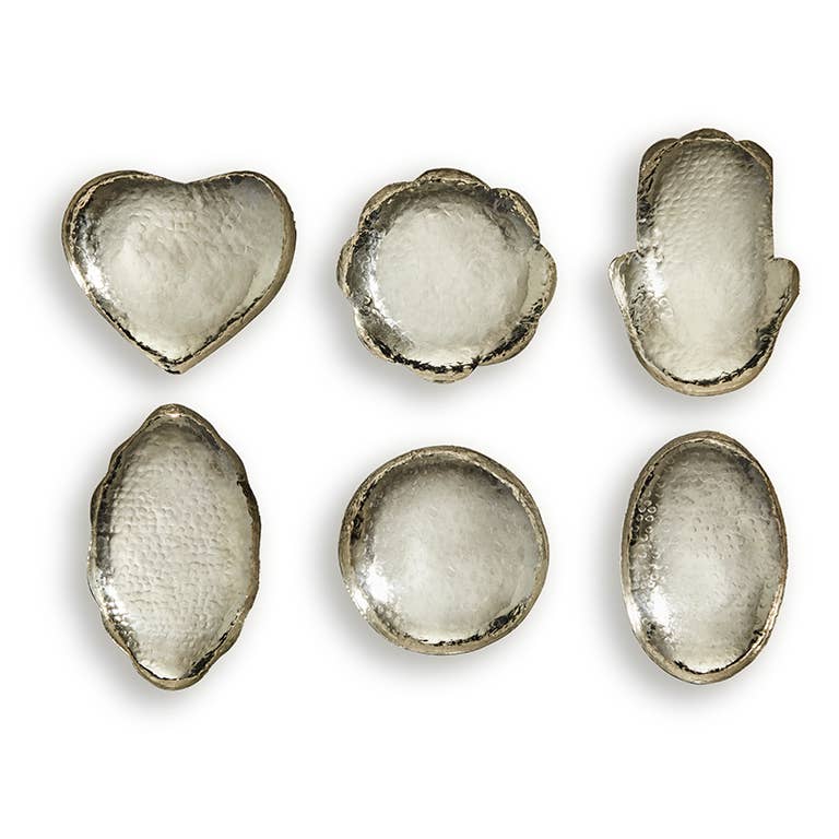 Dekorative metal skåle.